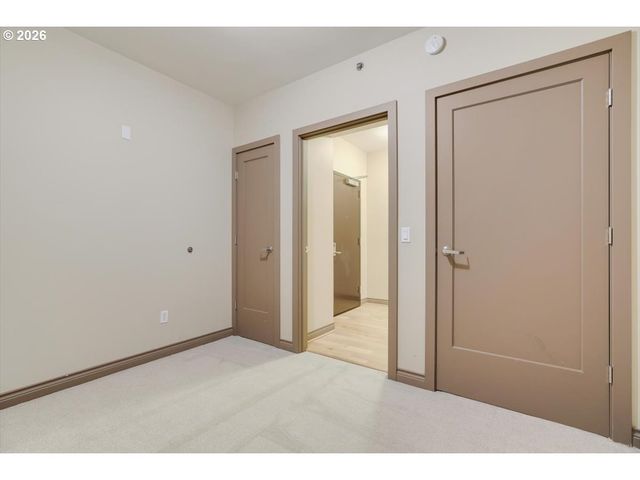 2454 Nw WESTOVER Rd 102, Portland, OR 97210