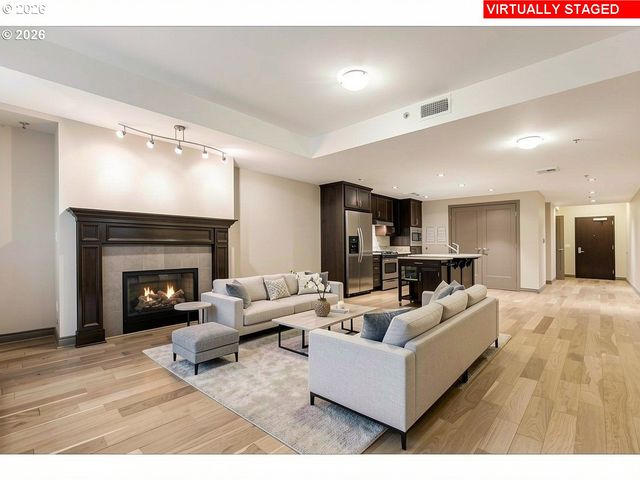 2454 Nw WESTOVER Rd 102, Portland, OR 97210
