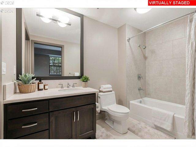 2454 Nw WESTOVER Rd 102, Portland, OR 97210