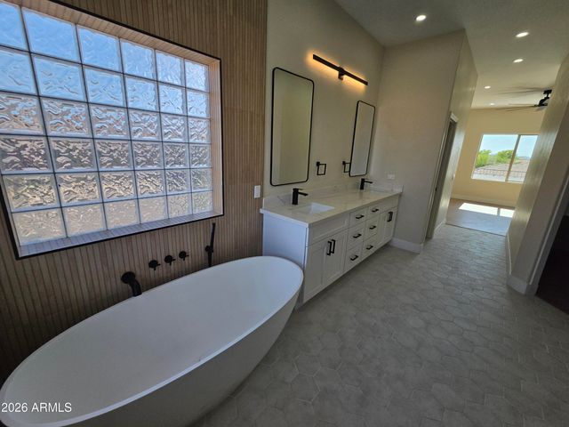 10114 S 43RD Avenue, Laveen, AZ 85339