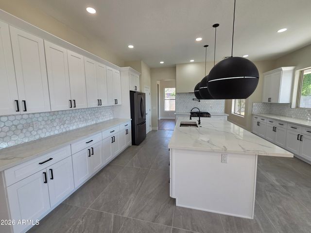 10114 S 43RD Avenue, Laveen, AZ 85339