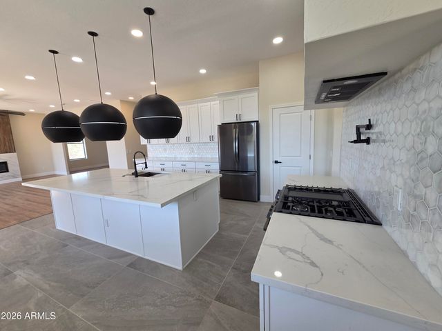 10114 S 43RD Avenue, Laveen, AZ 85339