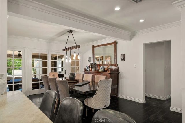 5330 Natick, Sherman Oaks, CA 91411