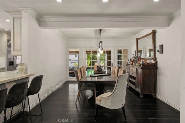 5330 Natick, Sherman Oaks, CA 91411