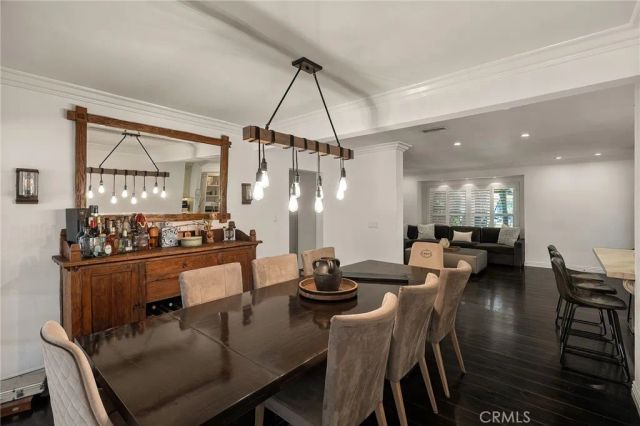 5330 Natick, Sherman Oaks, CA 91411