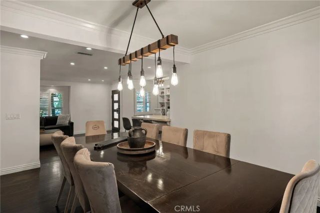 5330 Natick, Sherman Oaks, CA 91411