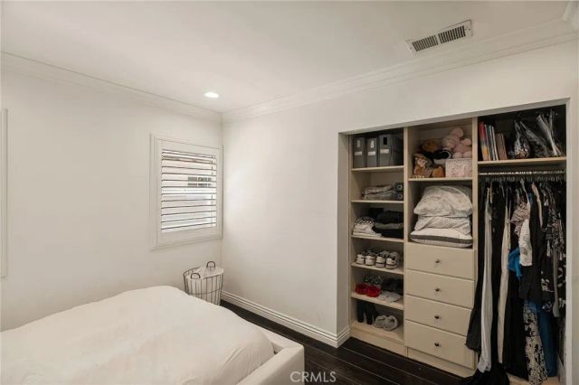 5330 Natick, Sherman Oaks, CA 91411