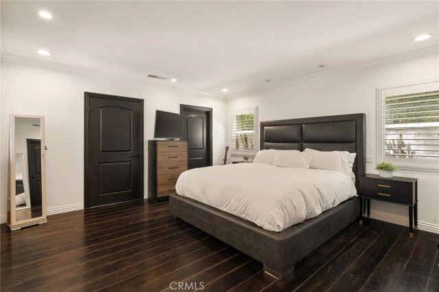 5330 Natick, Sherman Oaks, CA 91411