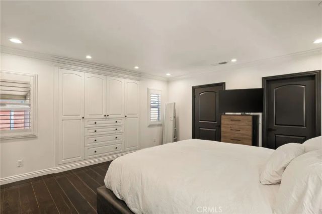 5330 Natick, Sherman Oaks, CA 91411