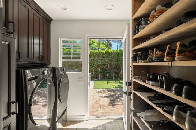 5330 Natick, Sherman Oaks, CA 91411
