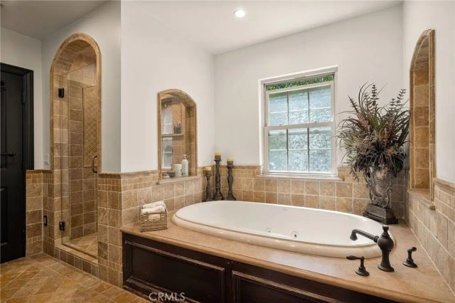5330 Natick, Sherman Oaks, CA 91411
