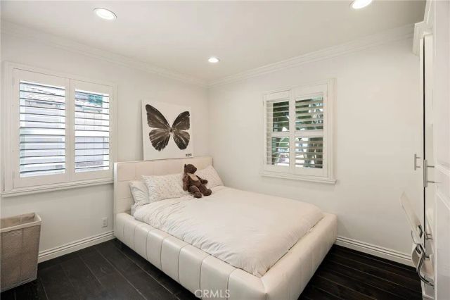 5330 Natick, Sherman Oaks, CA 91411