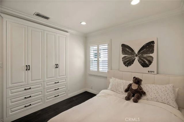 5330 Natick, Sherman Oaks, CA 91411