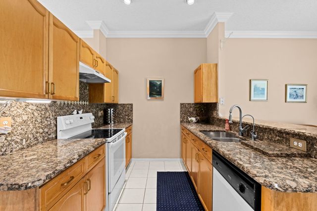 656 LAKE WELLINGTON Drive, Wellington, FL 33414