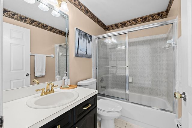 656 LAKE WELLINGTON Drive, Wellington, FL 33414