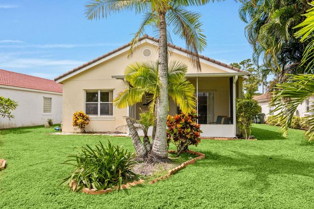 656 LAKE WELLINGTON Drive, Wellington, FL 33414
