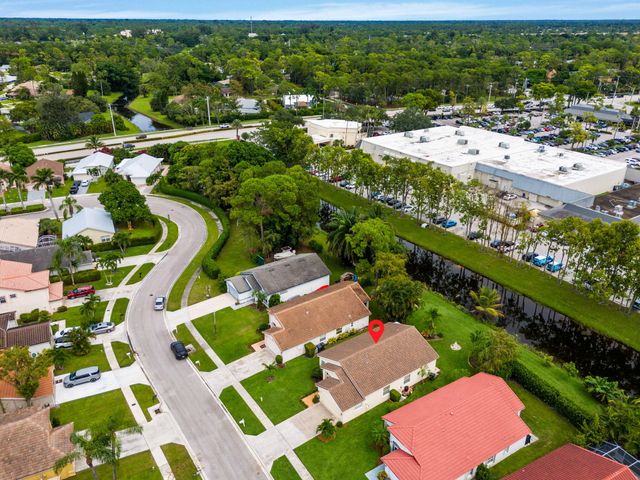 656 LAKE WELLINGTON Drive, Wellington, FL 33414