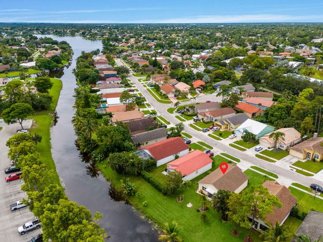 656 LAKE WELLINGTON Drive, Wellington, FL 33414