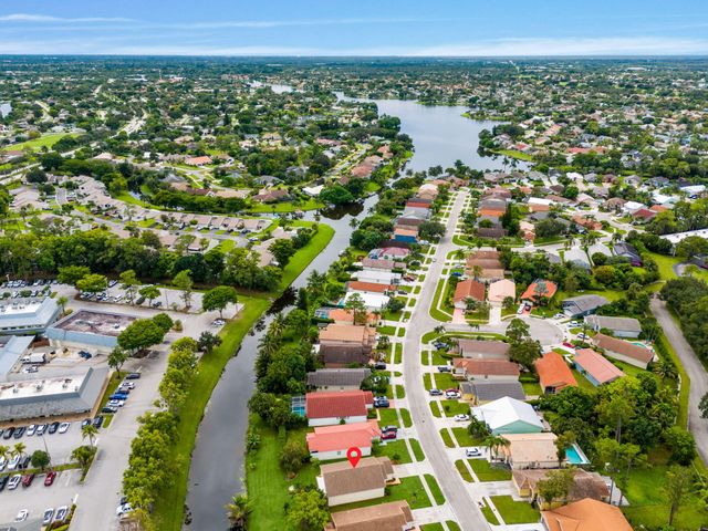 656 LAKE WELLINGTON Drive, Wellington, FL 33414