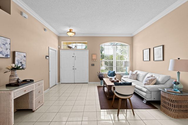 656 LAKE WELLINGTON Drive, Wellington, FL 33414