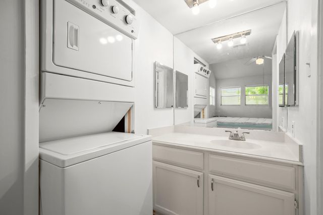 2311 Nueces ST 303, Austin, TX 78705