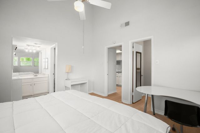 2311 Nueces ST 303, Austin, TX 78705