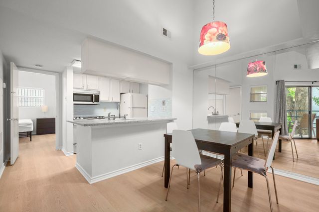 2311 Nueces ST 303, Austin, TX 78705