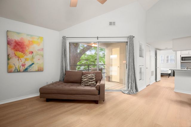 2311 Nueces ST 303, Austin, TX 78705