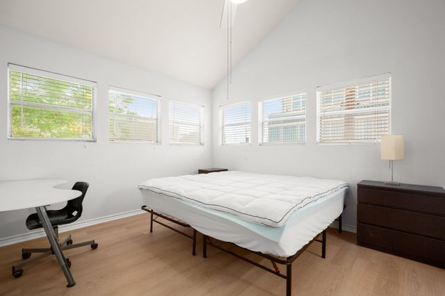 2311 Nueces ST 303, Austin, TX 78705