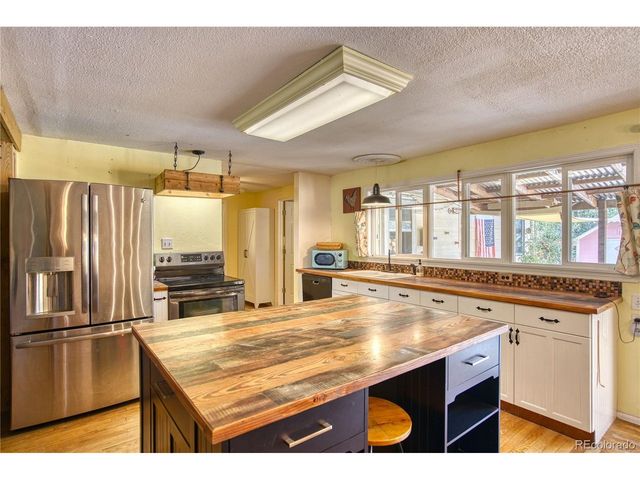 1166 White Elm Dr, Loveland, CO 80538