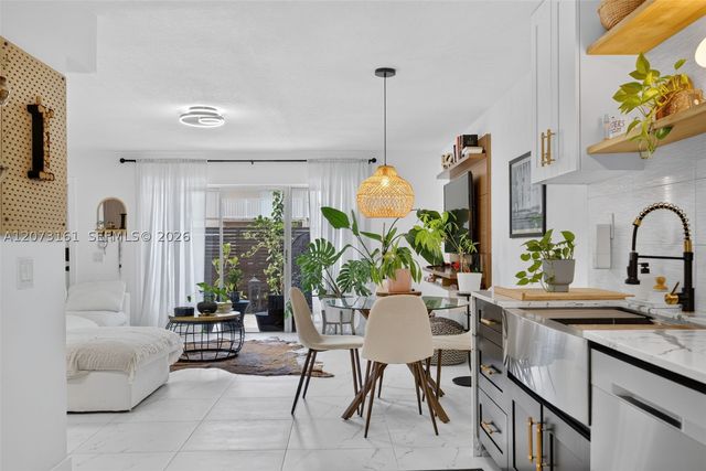 8490 SW 154th Cir Ct 411, Miami, FL 33193