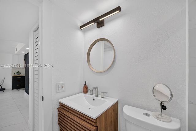 8490 SW 154th Cir Ct 411, Miami, FL 33193
