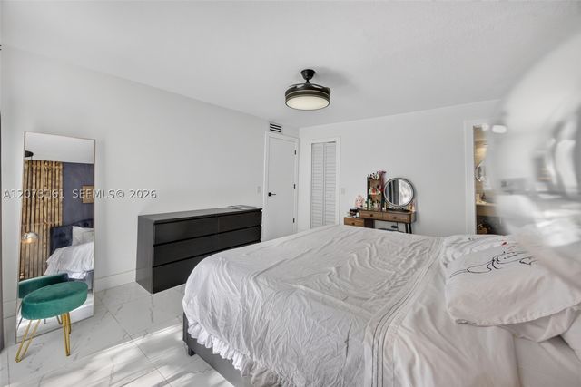 8490 SW 154th Cir Ct 411, Miami, FL 33193