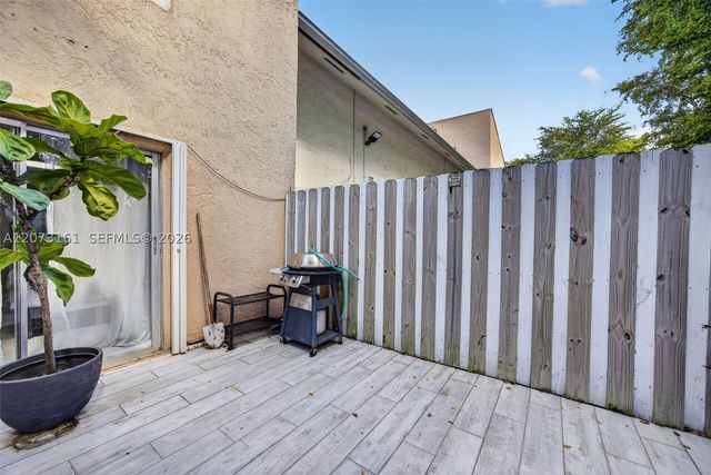 8490 SW 154th Cir Ct 411, Miami, FL 33193
