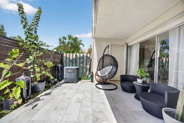 8490 SW 154th Cir Ct 411, Miami, FL 33193