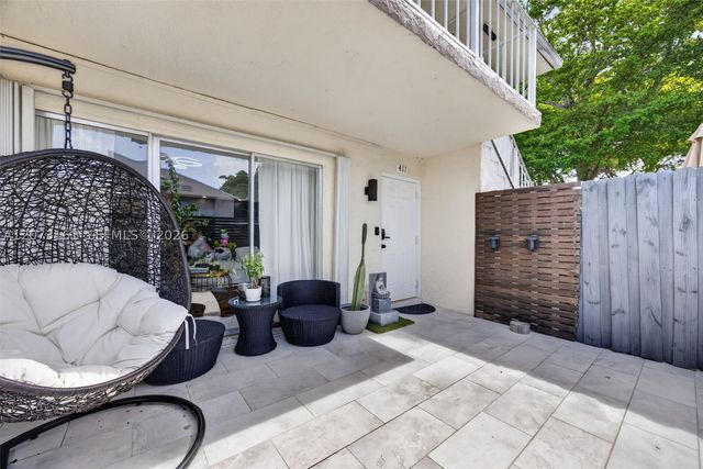 8490 SW 154th Cir Ct 411, Miami, FL 33193