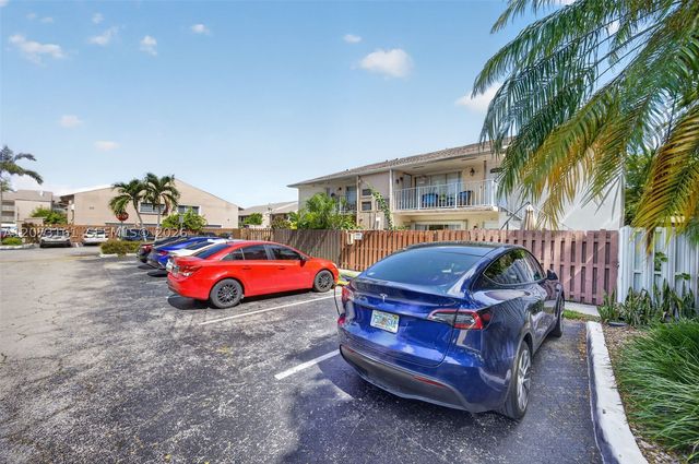8490 SW 154th Cir Ct 411, Miami, FL 33193