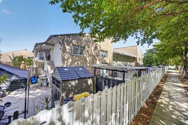 8490 SW 154th Cir Ct 411, Miami, FL 33193