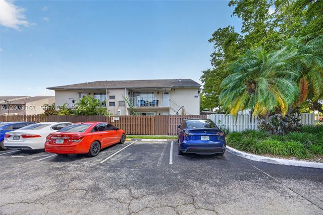 8490 SW 154th Cir Ct 411, Miami, FL 33193