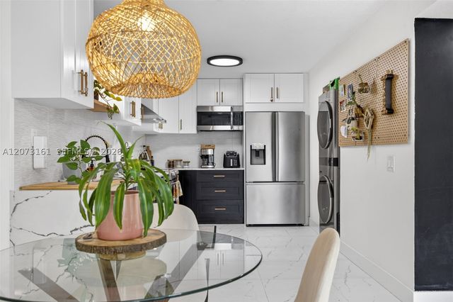 8490 SW 154th Cir Ct 411, Miami, FL 33193