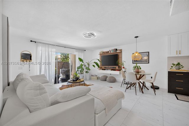 8490 SW 154th Cir Ct 411, Miami, FL 33193