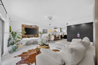 8490 SW 154th Cir Ct 411, Miami, FL 33193