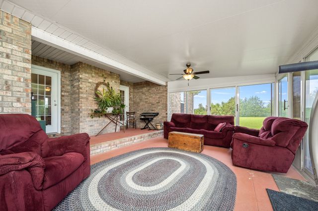 4330 River Ln, Milton, TN 37118