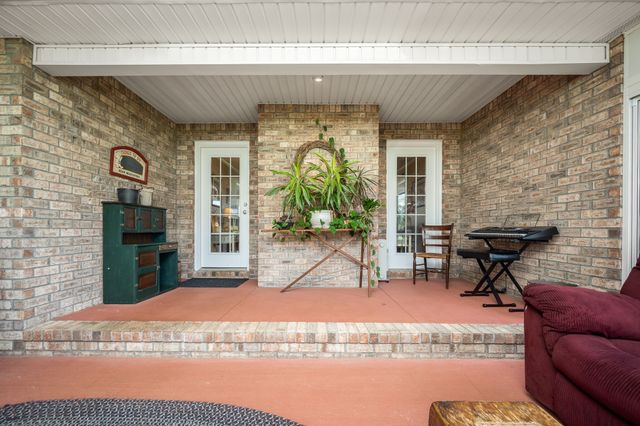 4330 River Ln, Milton, TN 37118