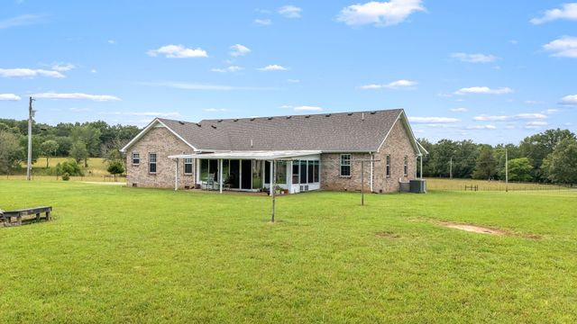 4330 River Ln, Milton, TN 37118