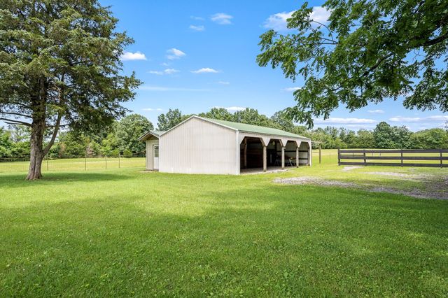 4330 River Ln, Milton, TN 37118
