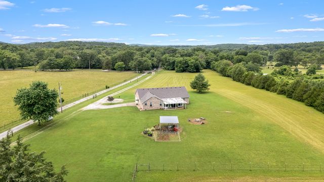 4330 River Ln, Milton, TN 37118