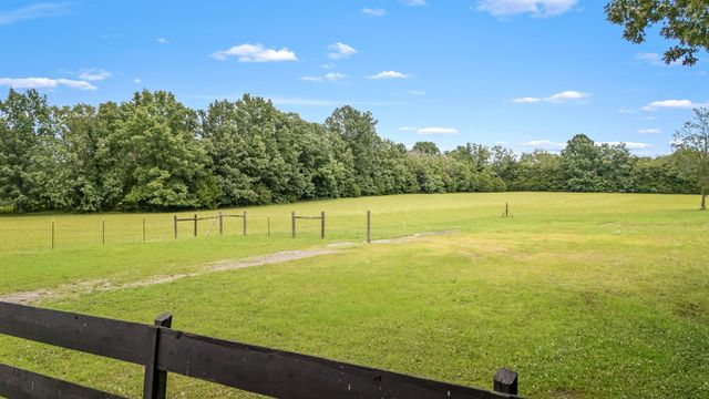 4330 River Ln, Milton, TN 37118