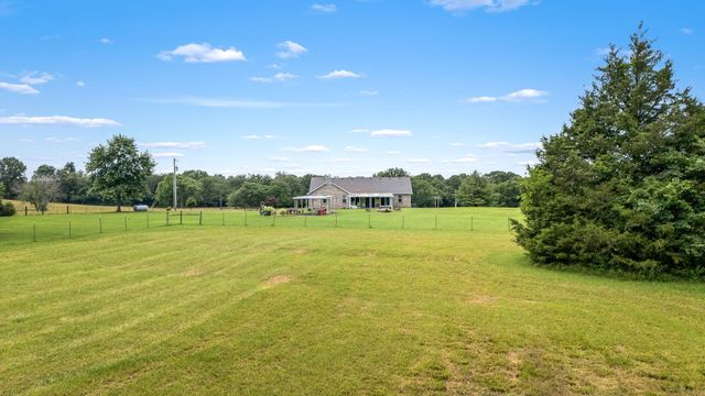 4330 River Ln, Milton, TN 37118