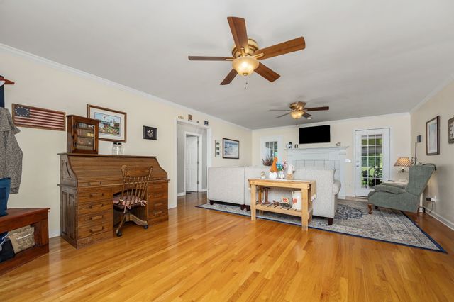 4330 River Ln, Milton, TN 37118